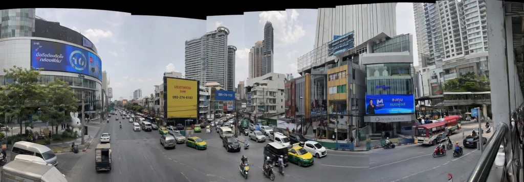 model supports extreme aspect ratios from 3:1 to 1:3